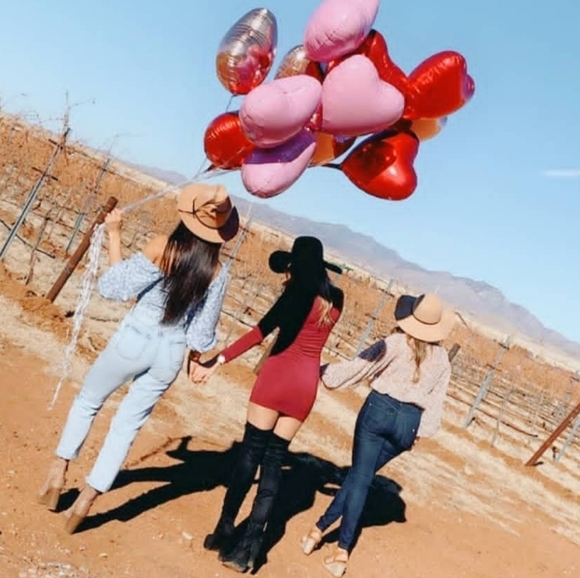 Forever 21 sheer long sleeve print top. Size Small - Picture 7 of 7